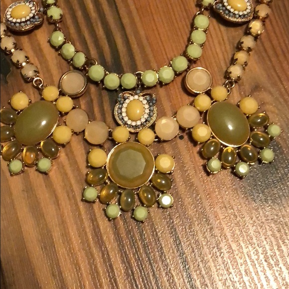 J. CREW Multi clusters Bib Statement Necklace - Picture 5 of 7